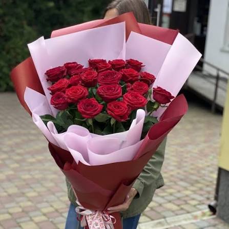 Улаан сарнайн баглаа